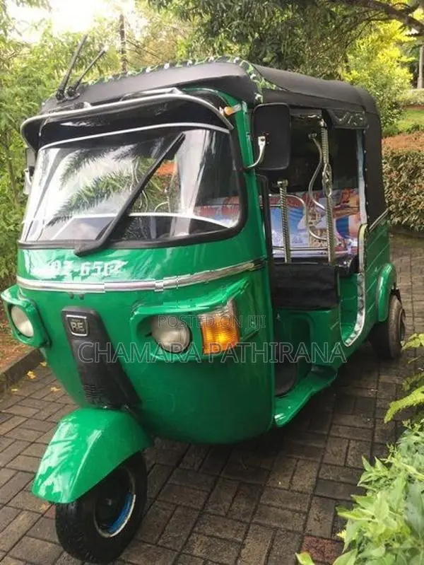 Bajaj RE QZ 2010