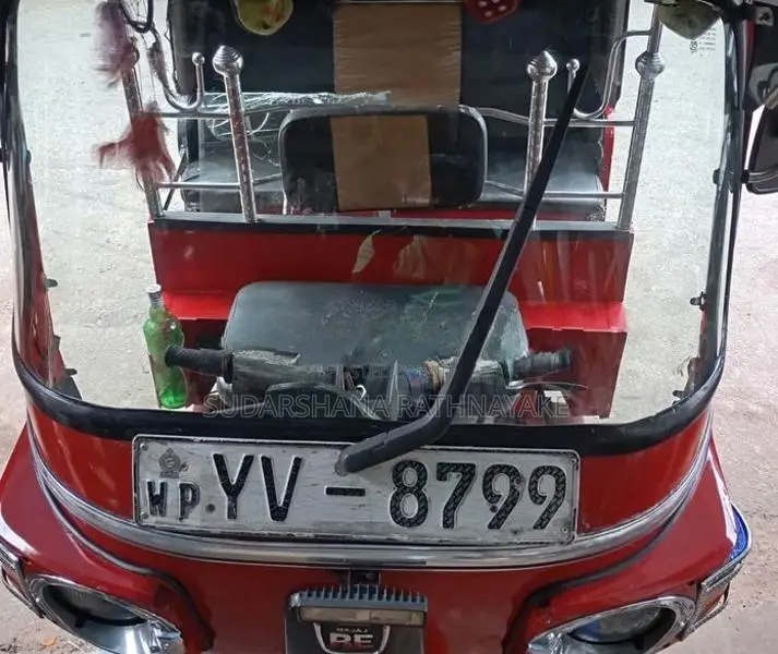 Bajaj RE 2012