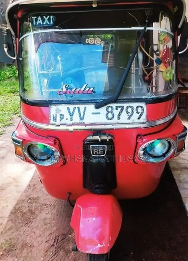 Bajaj RE 2012