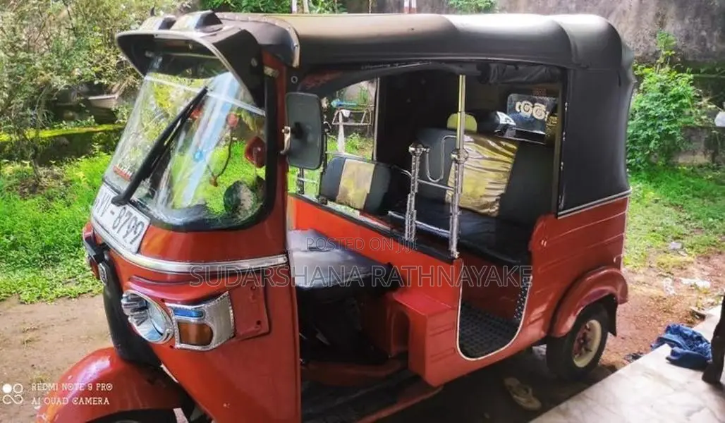 Bajaj RE 2012