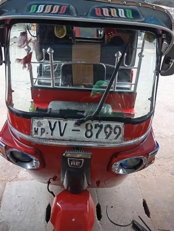 Bajaj RE 2012