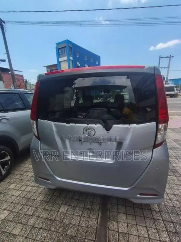 Toyota Roomy 2023