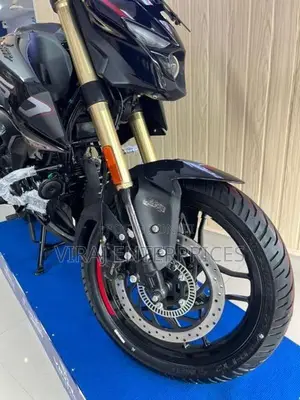 Bajaj Pulsar N160 premium 2026