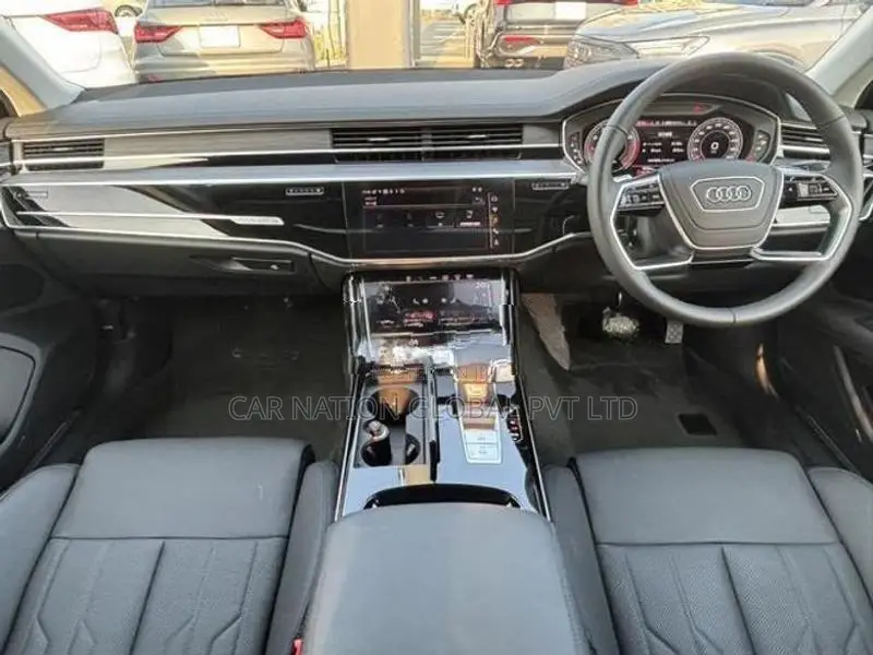 Audi A8 55 TFSI quattro 2025