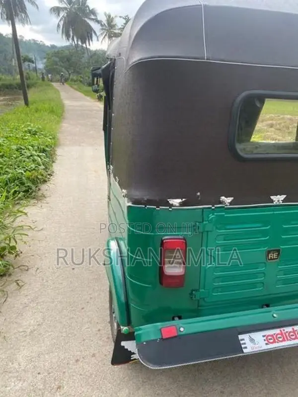 Bajaj RE 2015