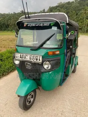 Bajaj RE 2015