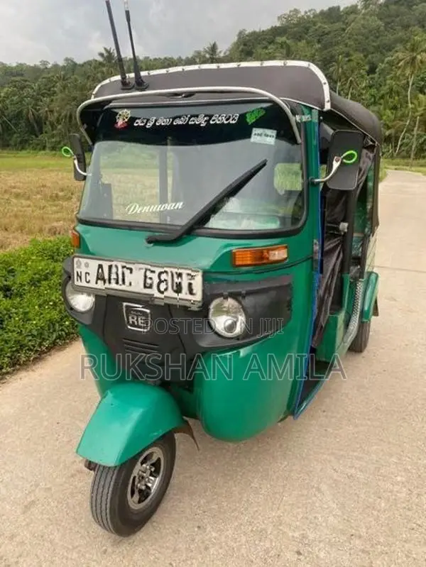 Bajaj RE 2015