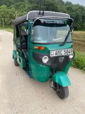 Bajaj RE 2015