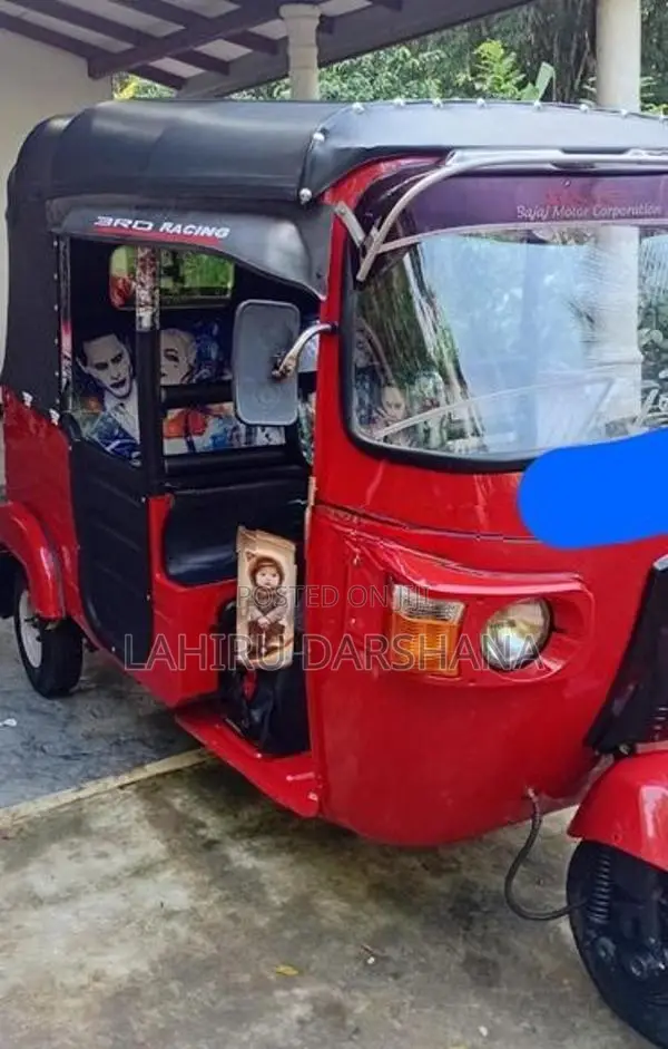 Bajaj RE 2010