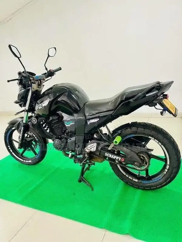 Yamaha FZS V1 2011