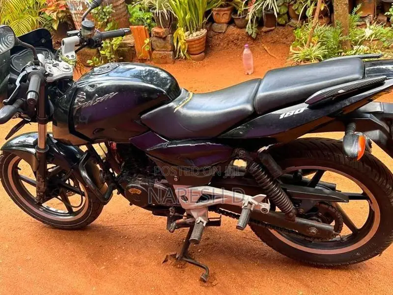 Bajaj Pulsar 180 2013