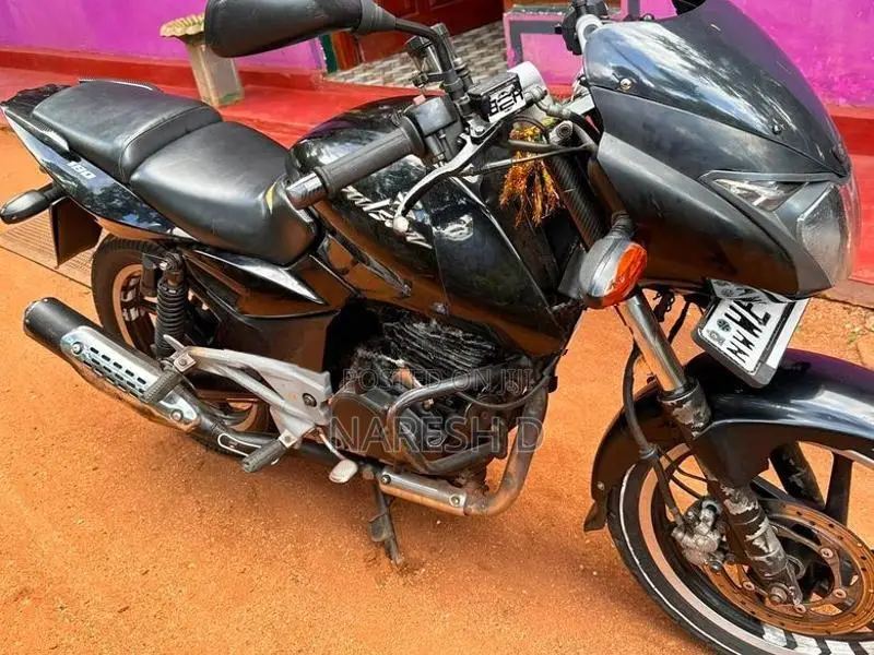 Bajaj Pulsar 180 2013