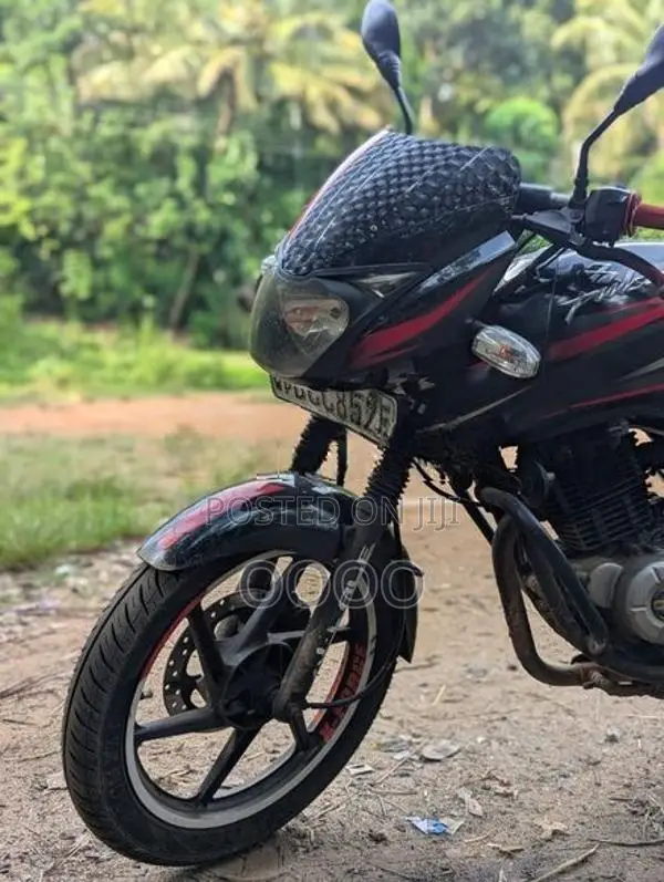Bajaj Pulsar 150 2015