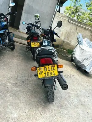 Bajaj CT100 2015