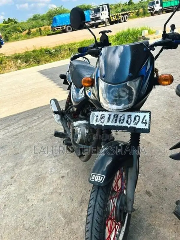 Bajaj CT100 2015