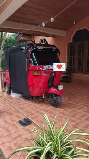 Bajaj RE 2004