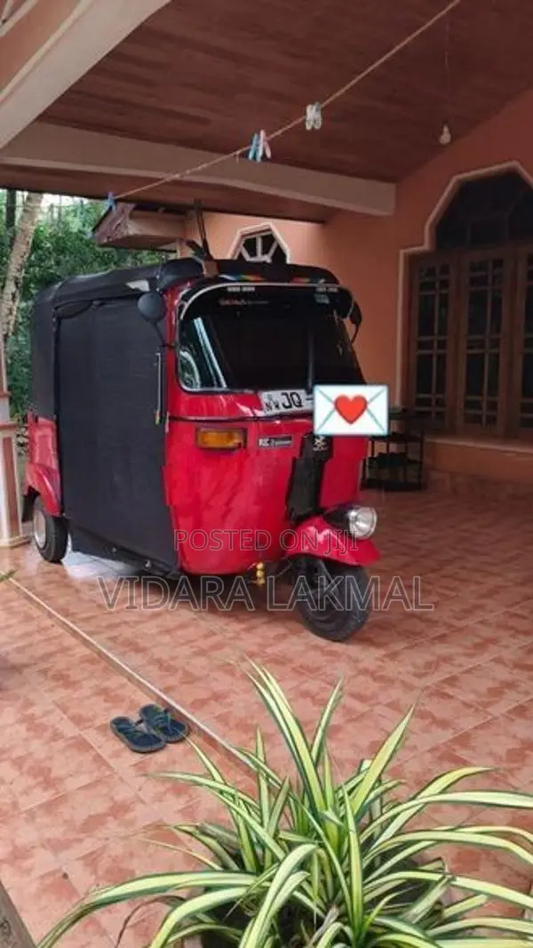 Bajaj RE 2004