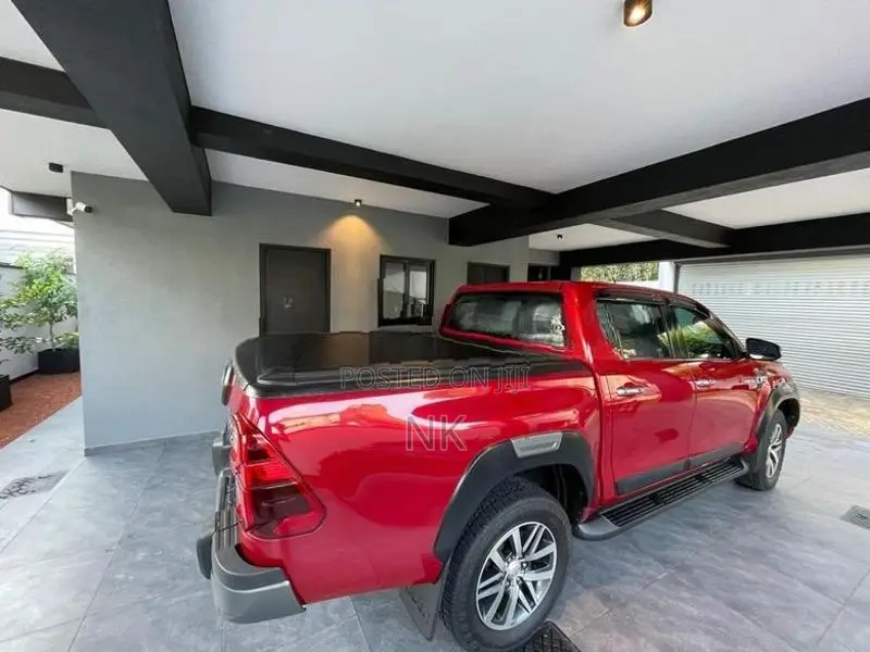 Toyota Hilux 2015
