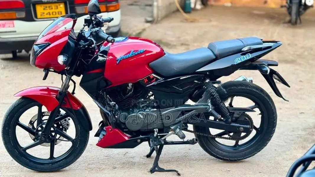 Bajaj Pulsar 200 2011