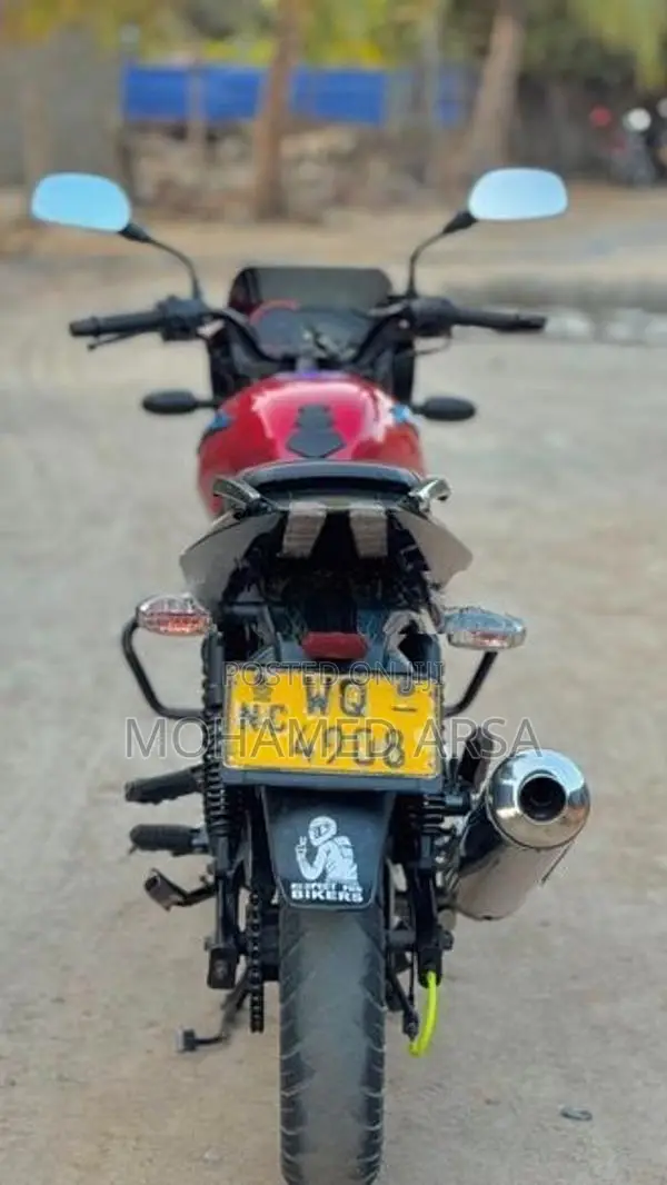 Bajaj Pulsar 200 2011