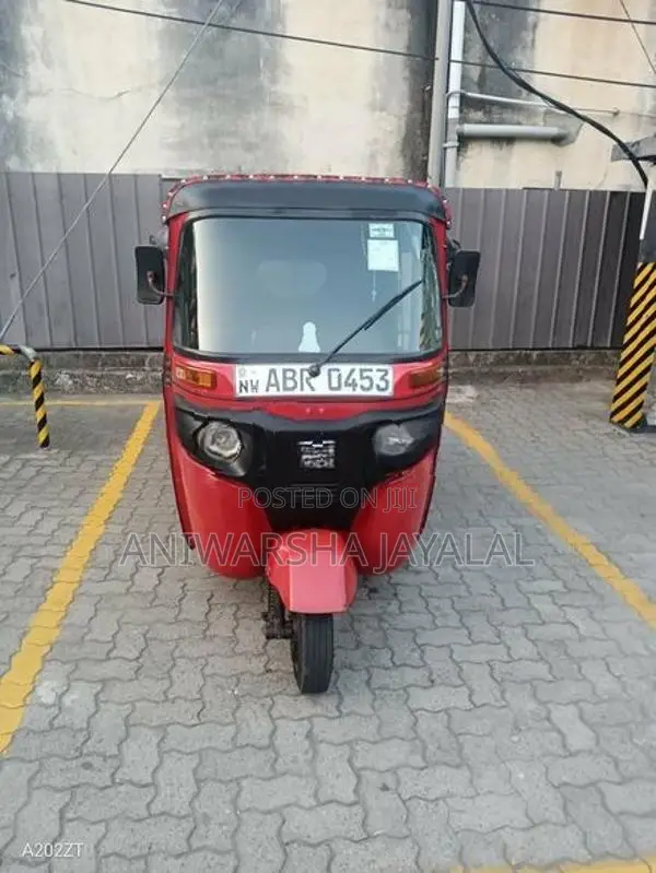 Bajaj RE Three Wheeler 2018
