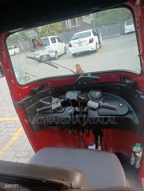 Bajaj RE Three Wheeler 2018