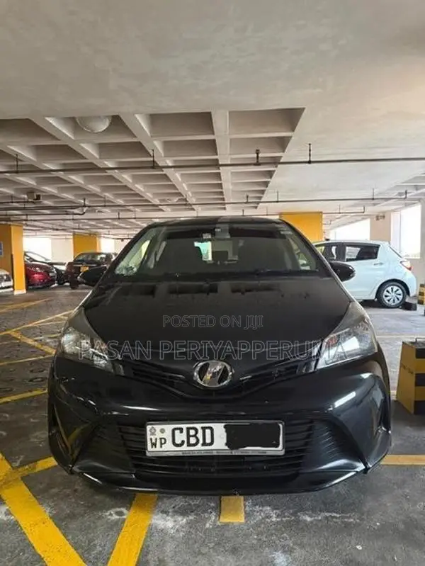 Toyota Vitz 2015