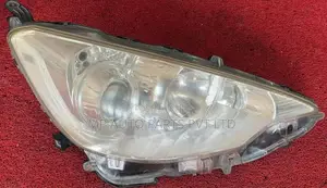 Toyota Aqua Head Light -Right- 52-244