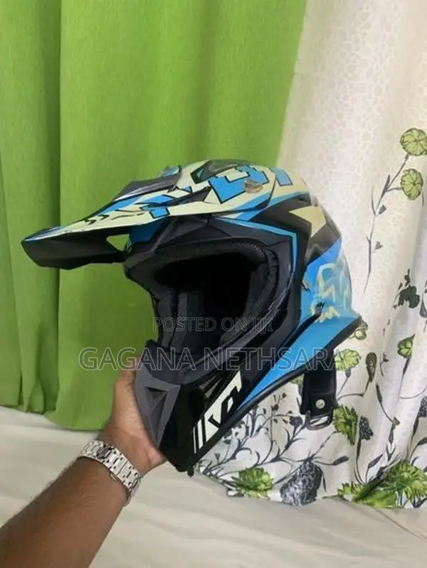 FOX V1 Helmet