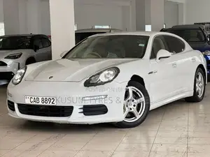 Porsche Panamera S 3L Twin Turbo 2013