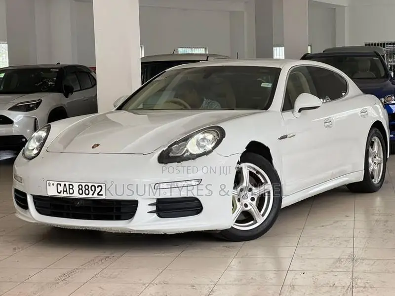 Porsche Panamera S 3L Twin Turbo 2013