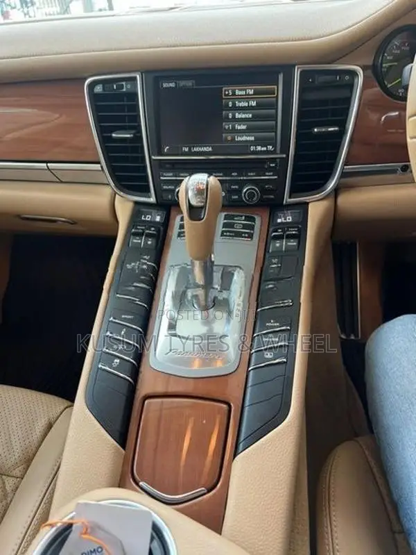 Porsche Panamera S 3L Twin Turbo 2013