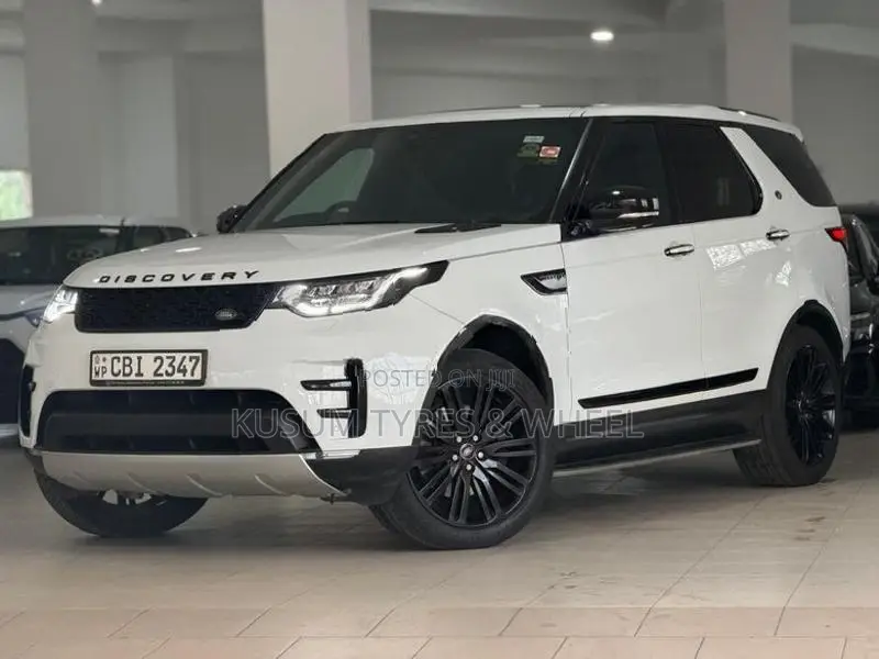 Land Rover Discovery 5 7Seater SUN ROOF 2019