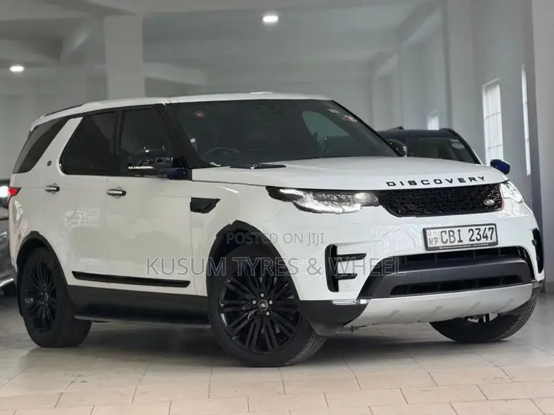 Land Rover Discovery 5 7Seater SUN ROOF 2019