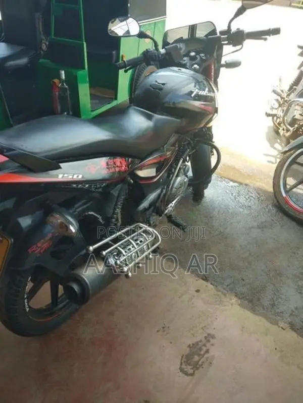 Bajaj Pulsar 150 2017