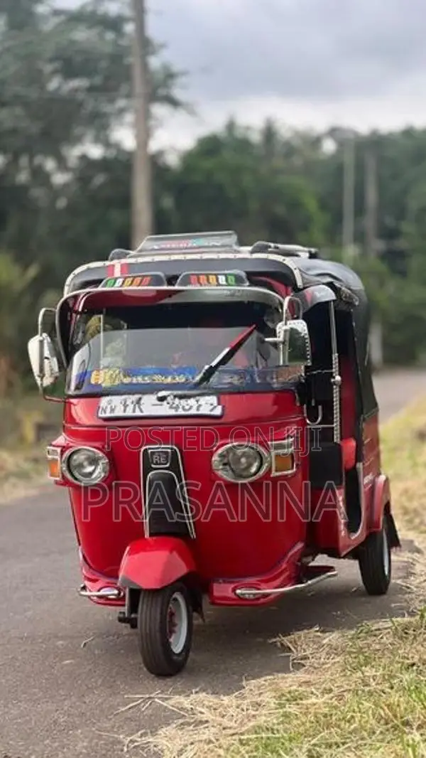 Bajaj RE 2011