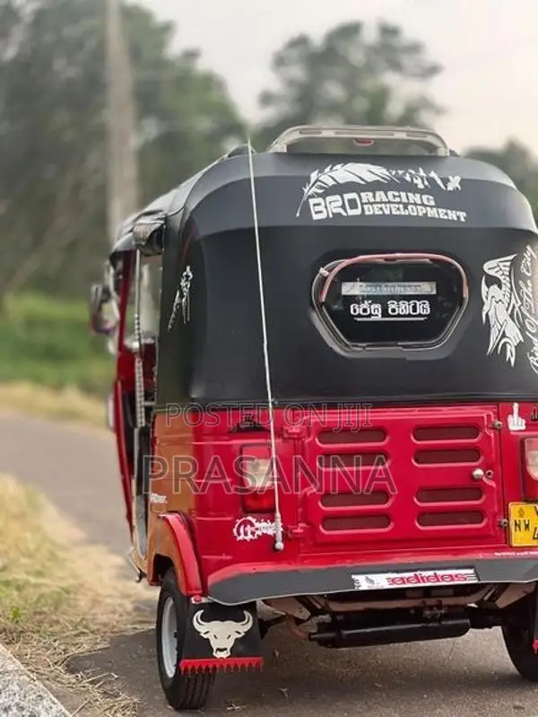 Bajaj RE 2011