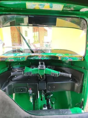 Bajaj RE 2010