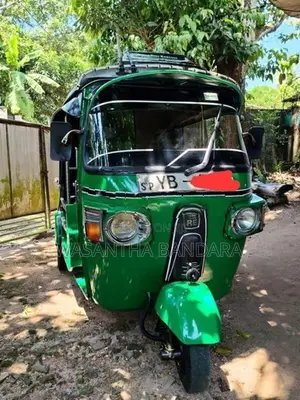 Bajaj RE 2010