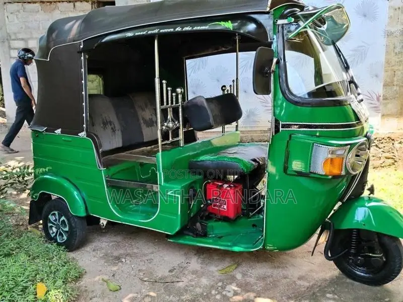 Bajaj RE 2010
