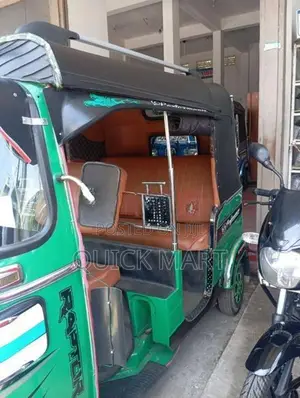 Bajaj RE Three Wheeler 2017