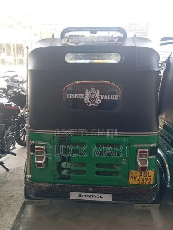 Bajaj RE Three Wheeler 2017