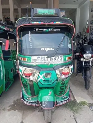 Bajaj RE Three Wheeler 2017