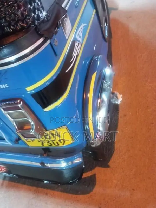 Bajaj RE 2018