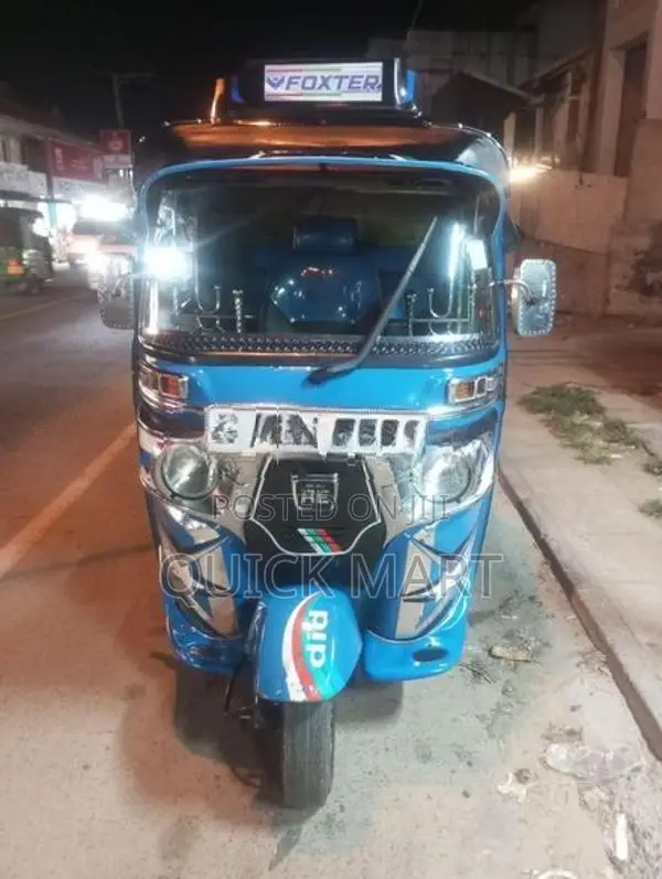 Bajaj RE 2018