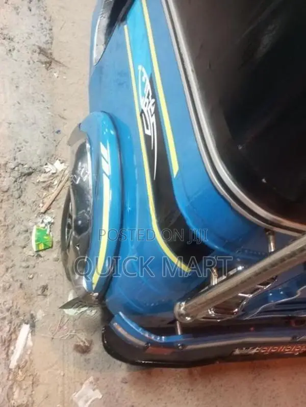 Bajaj RE 2018