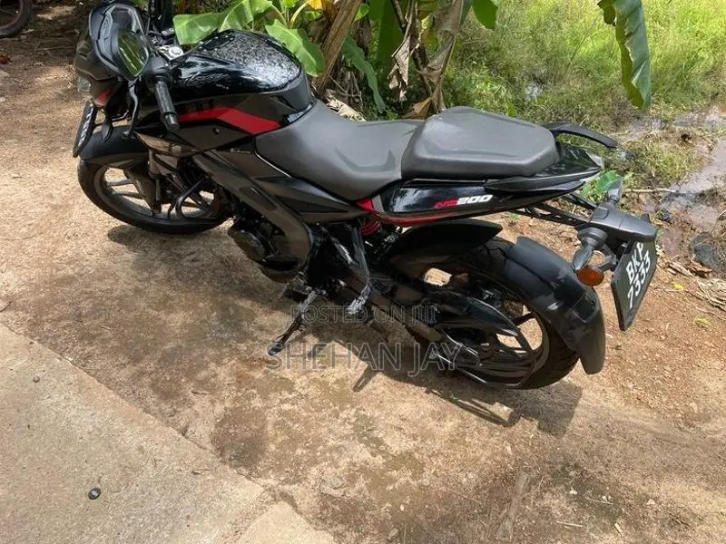 Bajaj Pulsar NS200 2025