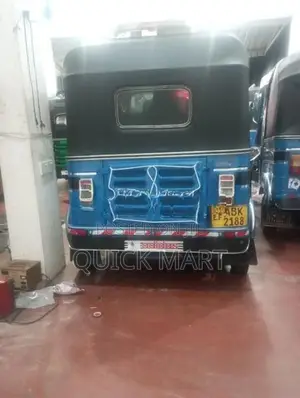 Bajaj RE 2018