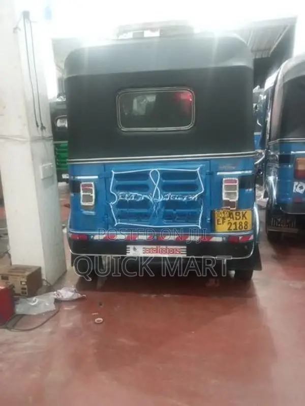 Bajaj RE 2018