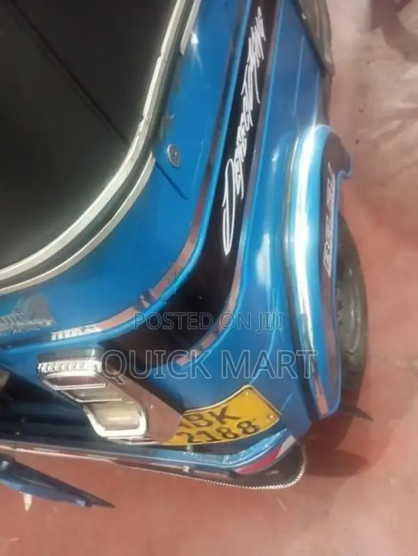 Bajaj RE 2018